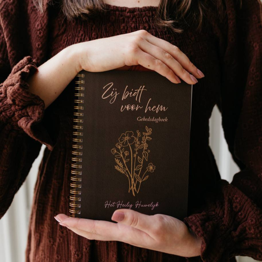 Zij Bidt Voor Hem - Gebedsdagboek